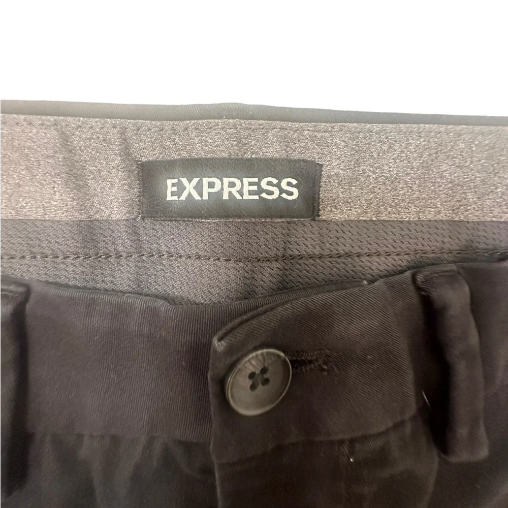 Express Chino At the Knee 10” Inseam Shorts in Black